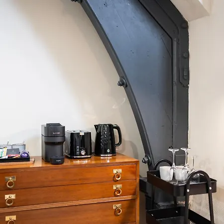Luxury Tower, Penthouse & Split Level In Centre Apartment *