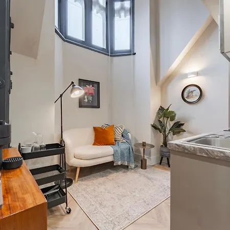 Luxury Tower, Penthouse & Split Level In Centre Apartment