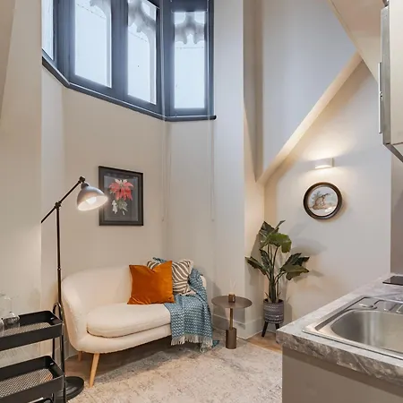 Luxury Tower, Penthouse & Split Level In Centre *