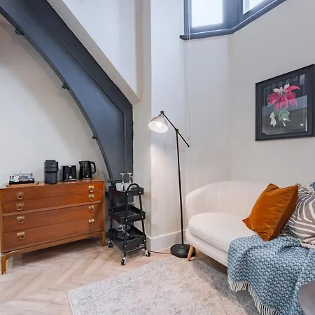 Luxury Tower, Penthouse & Split Level In Centre