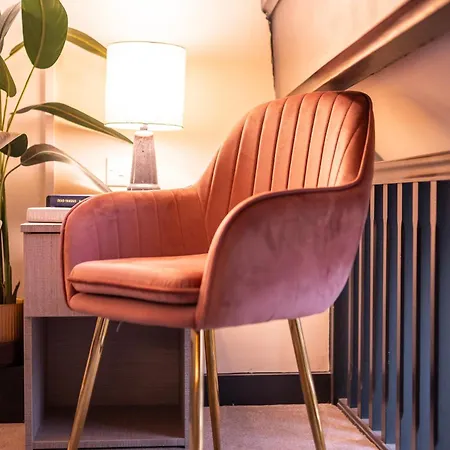 Luxury Tower, Penthouse & Split Level In Centre