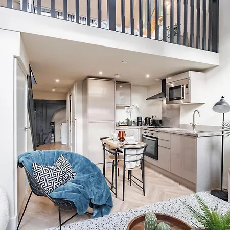 Luxury Tower, Penthouse & Split Level In Centre * ليدز