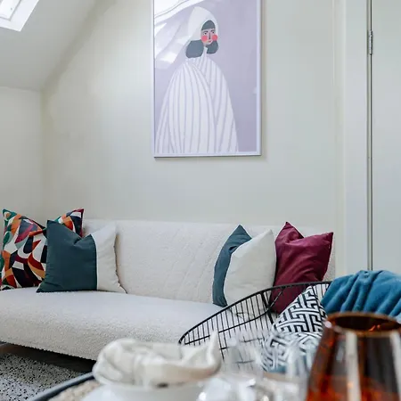 Luxury Tower, Penthouse & Split Level In Centre