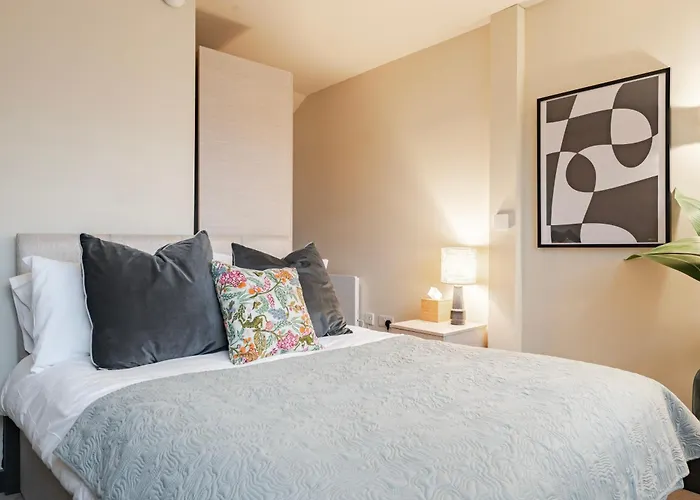 Апартаменти Luxury Tower, Penthouse & Split Level In Centre