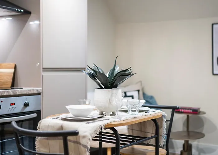 Luxury Tower, Penthouse & Split Level In Centre * Leeds (West Yorkshire)