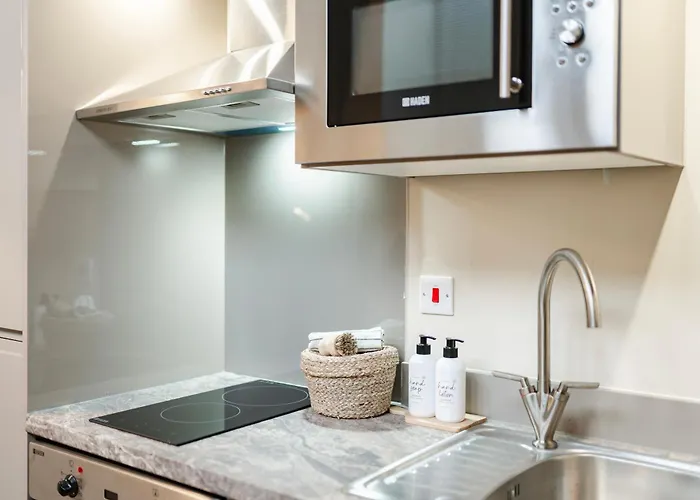 Luxury Tower, Penthouse & Split Level In Centre