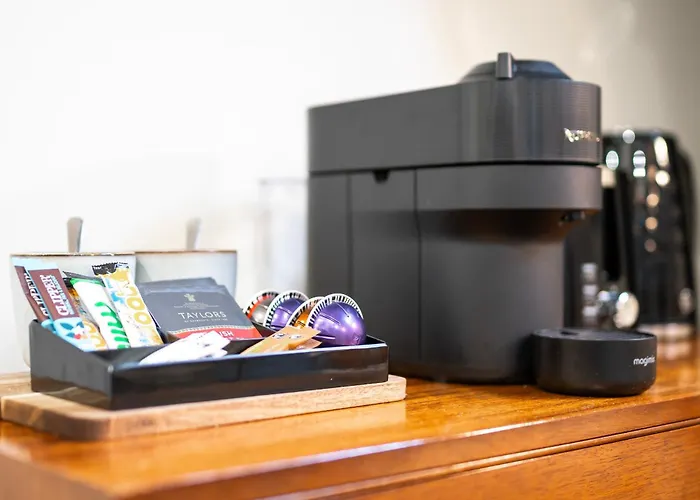 Luxury Tower, Penthouse & Split Level In Centre * Лідс