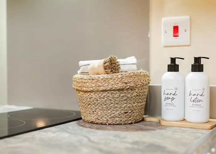 Luxury Tower, Penthouse & Split Level In Centre *