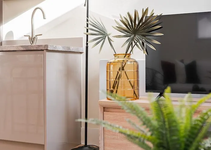 Апартаменти Luxury Tower, Penthouse & Split Level In Centre