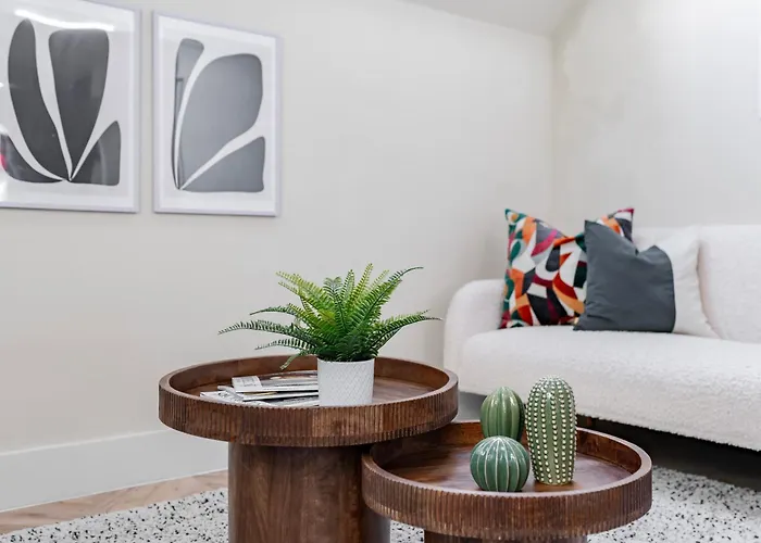 Luxury Tower, Penthouse & Split Level In Centre Лідс