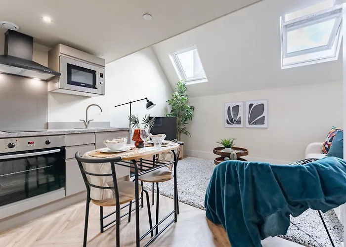 Luxury Tower, Penthouse & Split Level In Centre