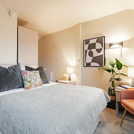 Apartment Luxury Tower, Penthouse & Split Level In Centre *