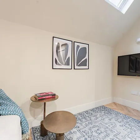 Apartment Luxury Tower, Penthouse & Split Level In Centre *