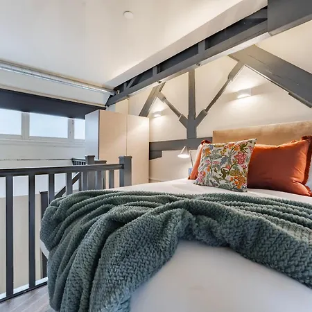 Apartment Luxury Tower, Penthouse & Split Level In Centre