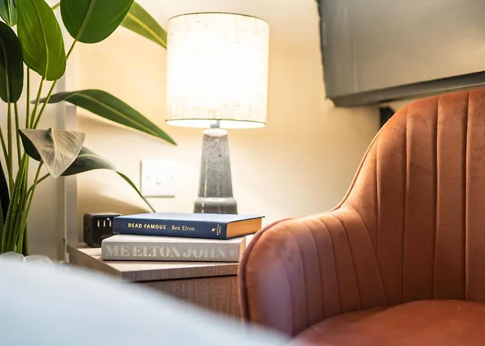 Apartment Luxury Tower, Penthouse & Split Level In Centre *