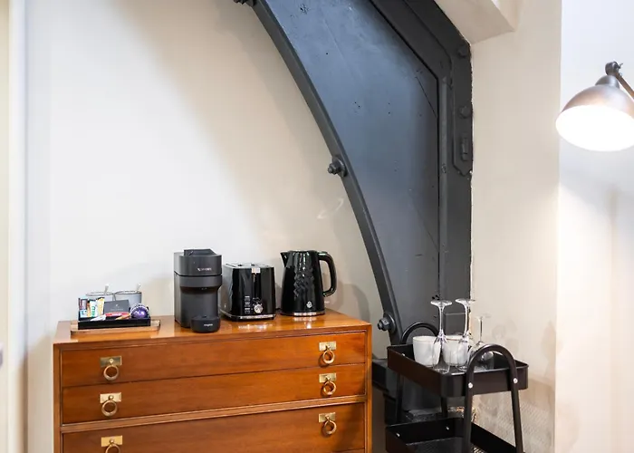 Luxury Tower, Penthouse & Split Level In Centre Apartment *