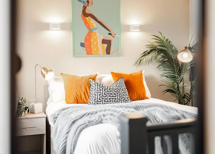 Luxury Tower, Penthouse & Split Level In Centre *