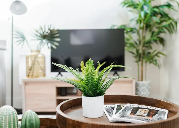 Luxury Tower, Penthouse & Split Level In Centre