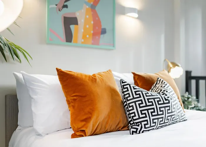 Luxury Tower, Penthouse & Split Level In Centre *