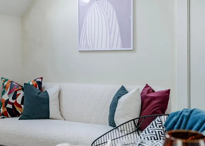 Luxury Tower, Penthouse & Split Level In Centre